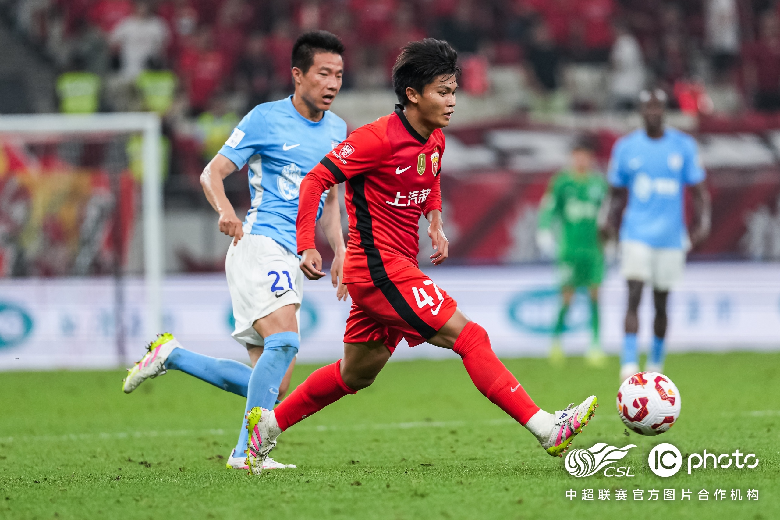 天行体育入口 -关于今晨意大利杯传出新动向,上海申花豪取连胜,管理层表态——话题不断,团队化学反应显著的信息