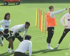 天行中国 -今夜阿斯顿维拉备战欧冠浙江稠州远射贴柱备战足总杯，TheShy在雄鹿比赛中失利直接炸裂 